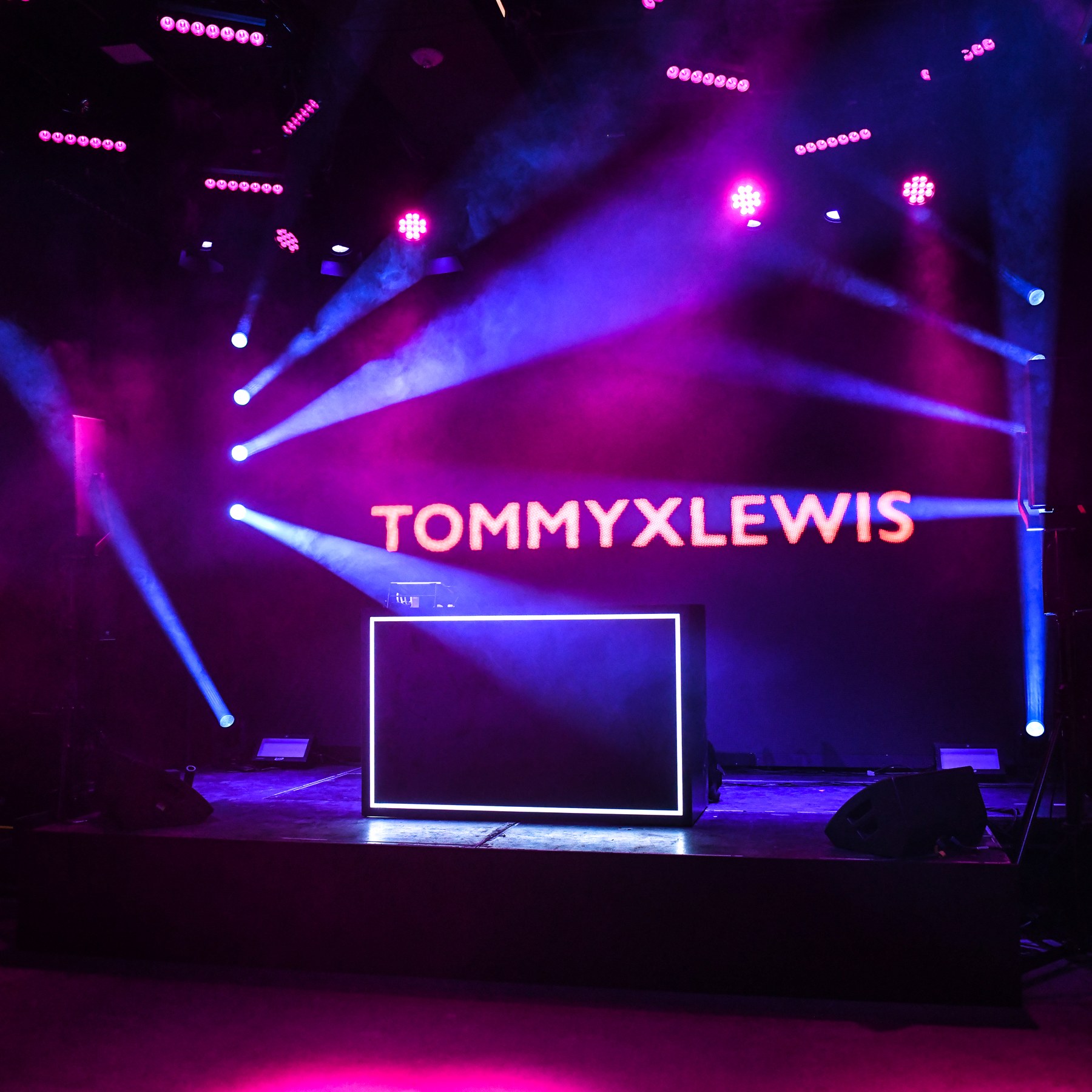 Lewis Hamilton x Tommy